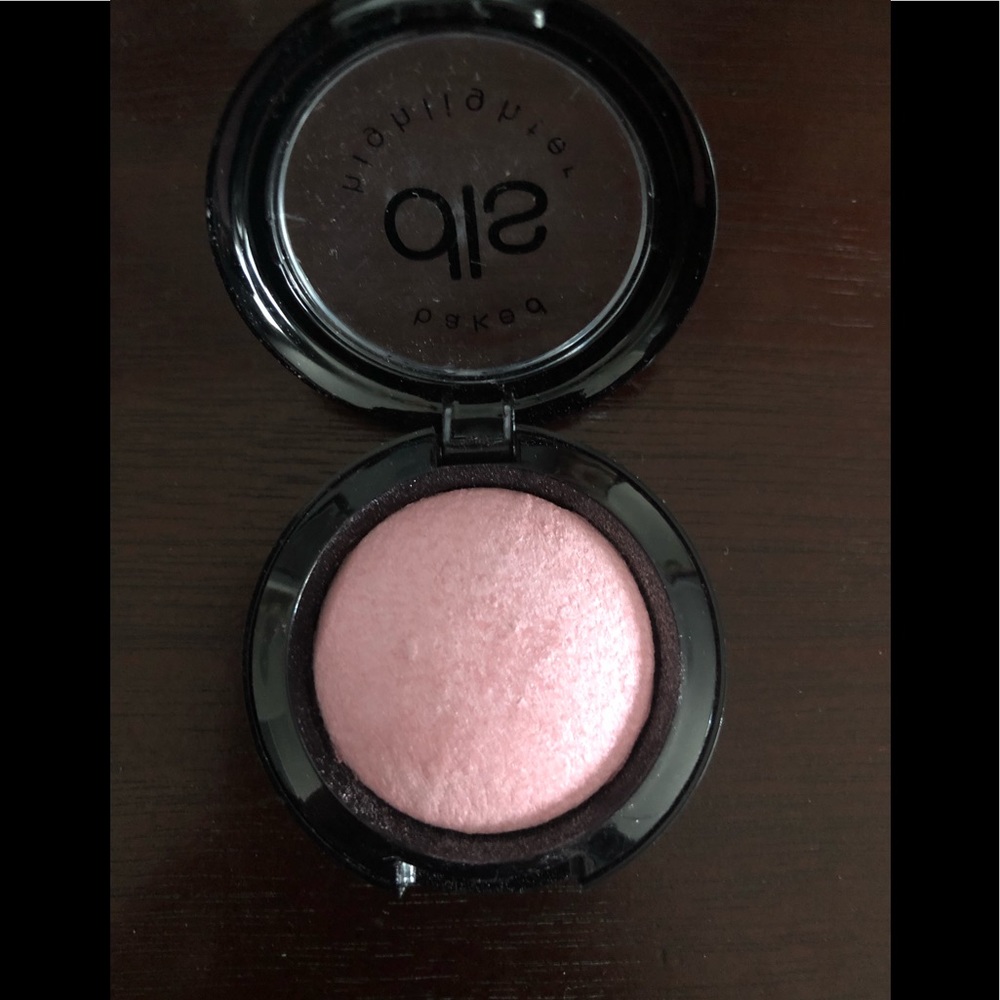 Baked highlighter